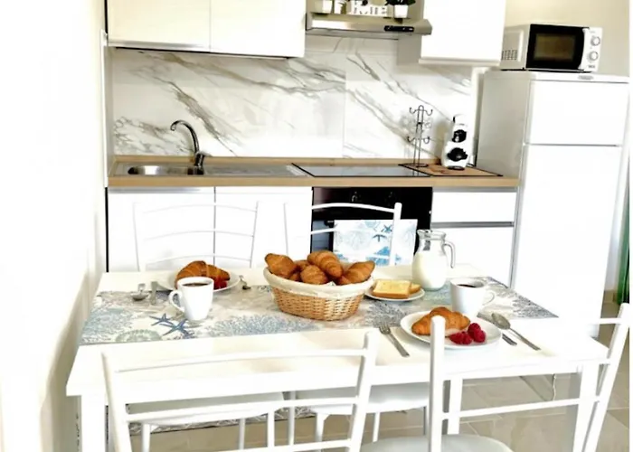 Con Giardino E Bbq Al Centro Di 別荘 *